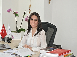 TÜRKİYE'DE YAŞLI BAKIM MERKEZLERİ YENİ BİR İHTİYAÇ ALANI YARATIYOR